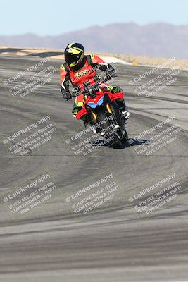 media/Dec-01-2025-Moto Forza (Mon) [[2daa91e15f]]/2-Intermediate Group/Session 2 (Turns 9 and 10)/